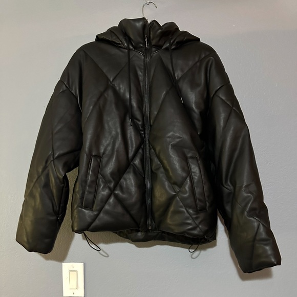 SEBBY COLLECTION FAUX LEATHER PUFFER JACKET - Picture 2 of 5